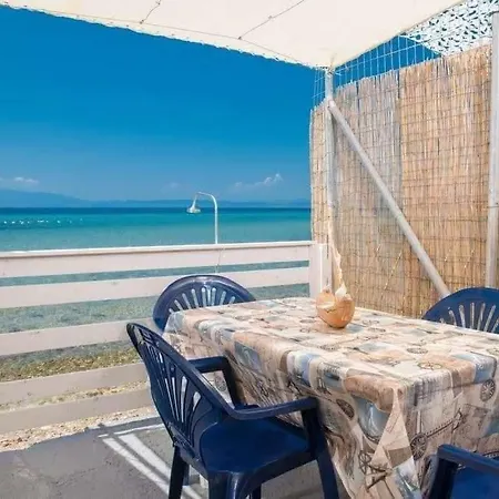 Julie's Hermes House * Скала-Каллирахис