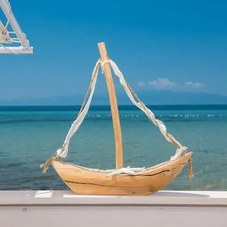 Julie's Hermes House Дом отдыха *